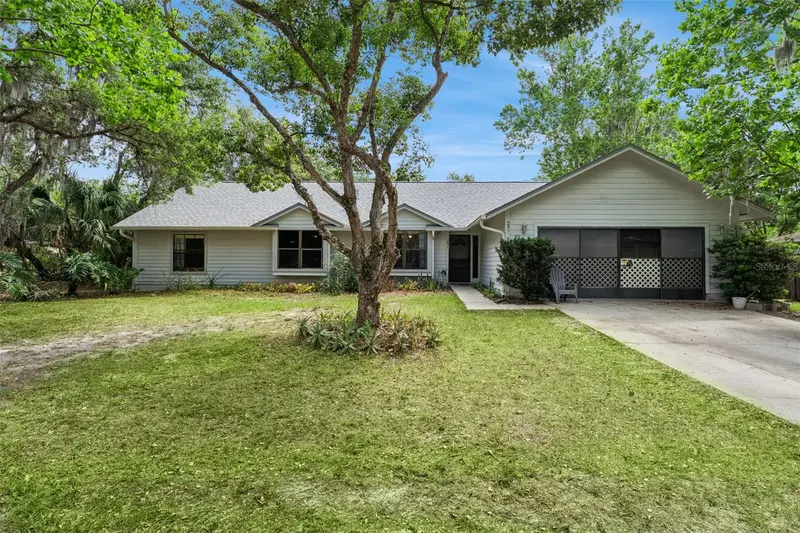 251 Avenue E, FL