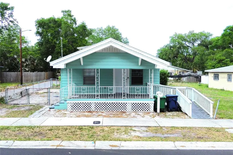 1302 E 33rd Ave, FL