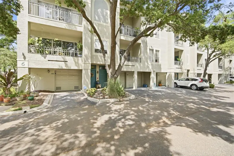 604 Seascape Way, FL