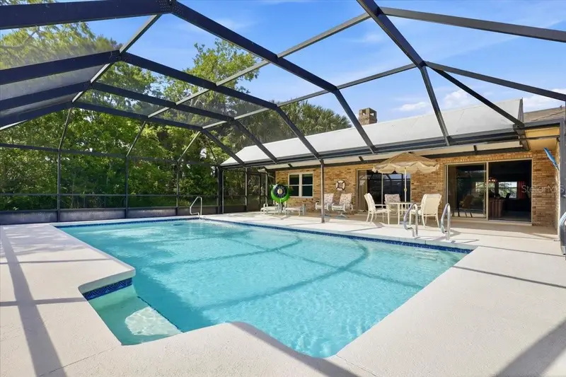 23 Christopher Ct, FL