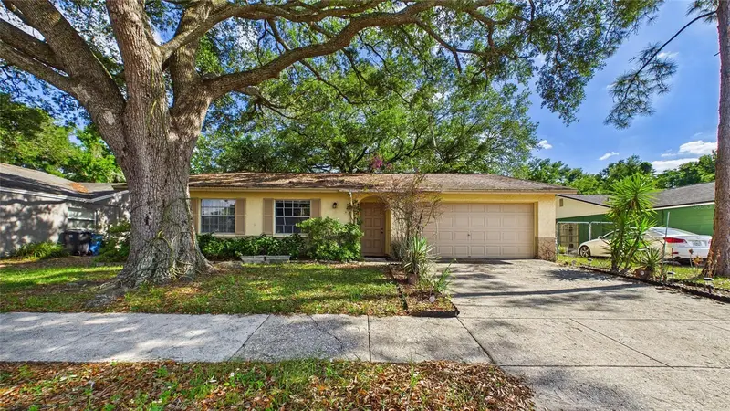 711 Regent Cir S, FL