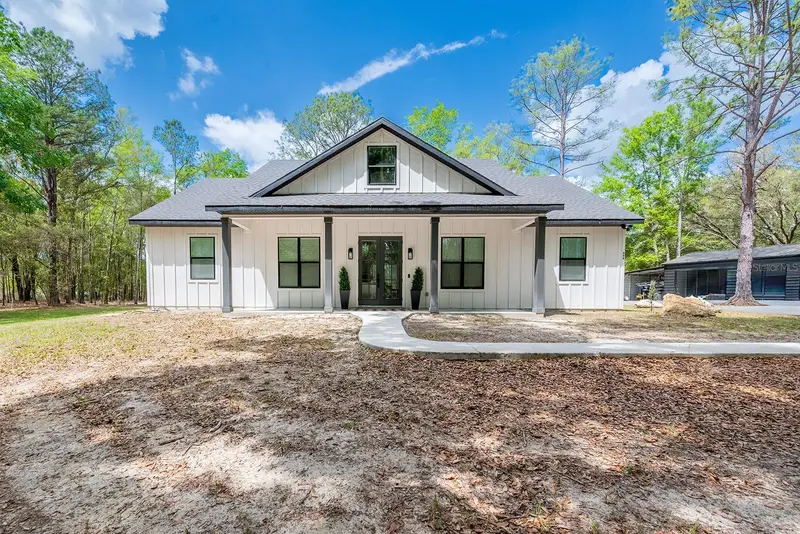 456 Sw Bradenton Way, FL