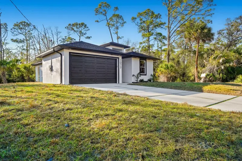 1073 Sherwin St, FL