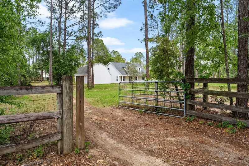 20825 County Road 44a, FL