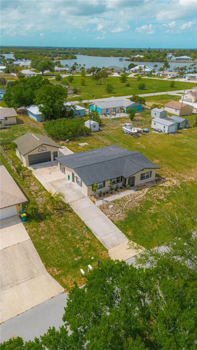 549 Lakemont Ave Nw, FL