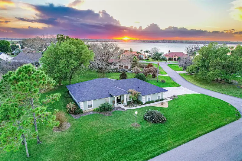 103 Glistening Dr, FL