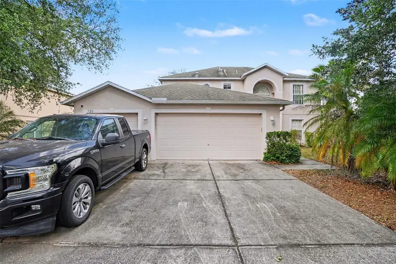 720 Valrico Hills Ln, FL