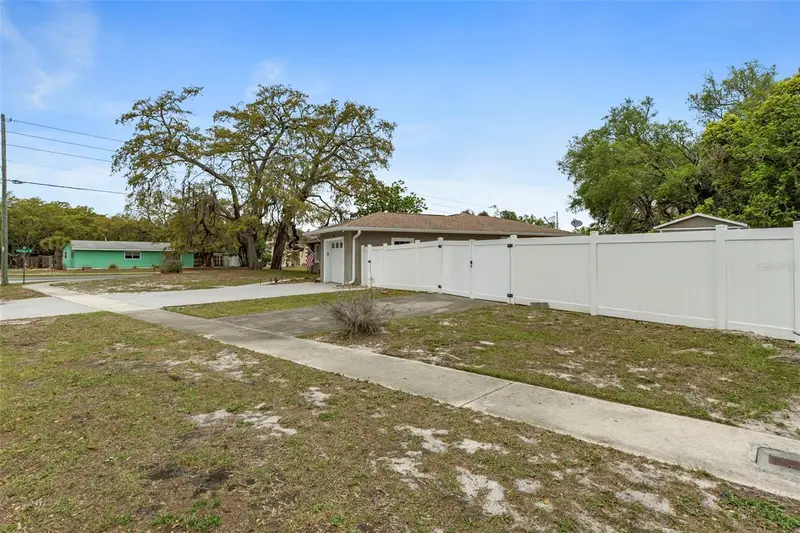 7367 Gates Cir, FL