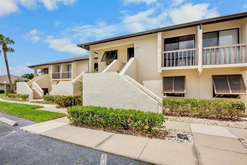 4623 Longwater Chase #112 Bldg J, FL