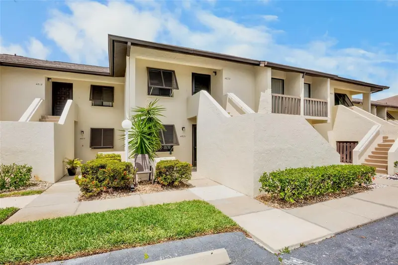 4623 Longwater Chase #112 Bldg J, FL