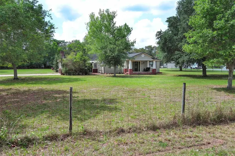 665 Lake Mills Rd, FL