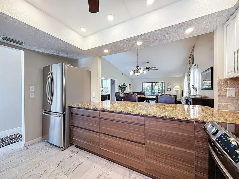 9981 Eagles Point Cir #4, FL