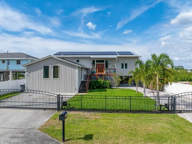 8813 S Lagoon St, FL