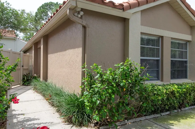 491 St Tropez Cir Ne, FL