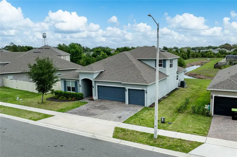 533 Avila Pl, FL