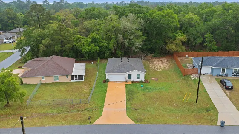 260 Emerald Rd, FL