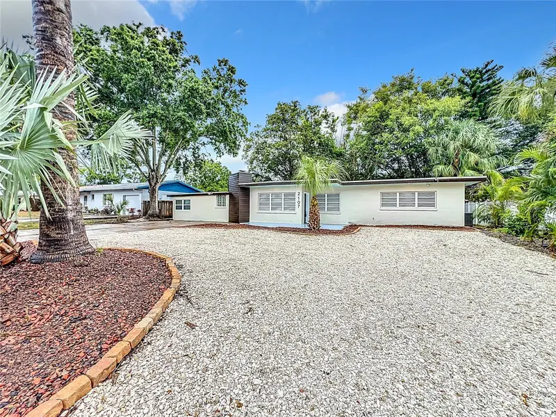 2107 Pine Ter, FL