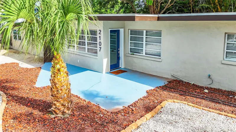 2107 Pine Ter, FL