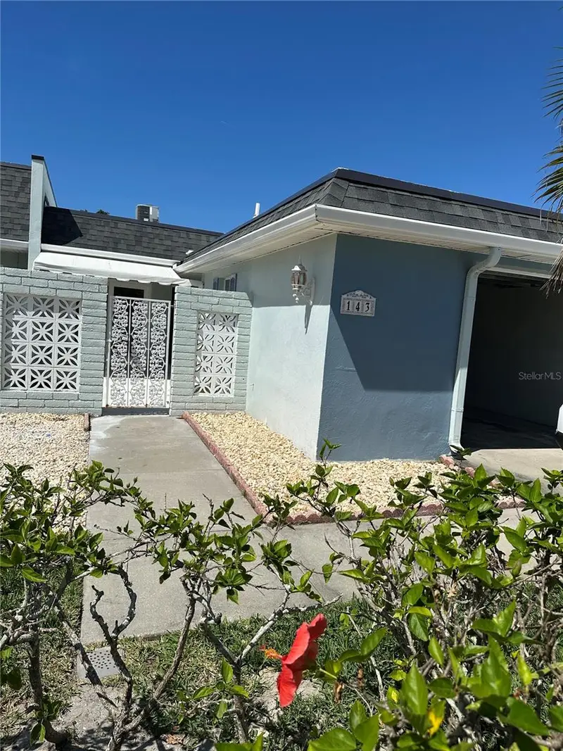 143 N Boca Ciega Point, FL