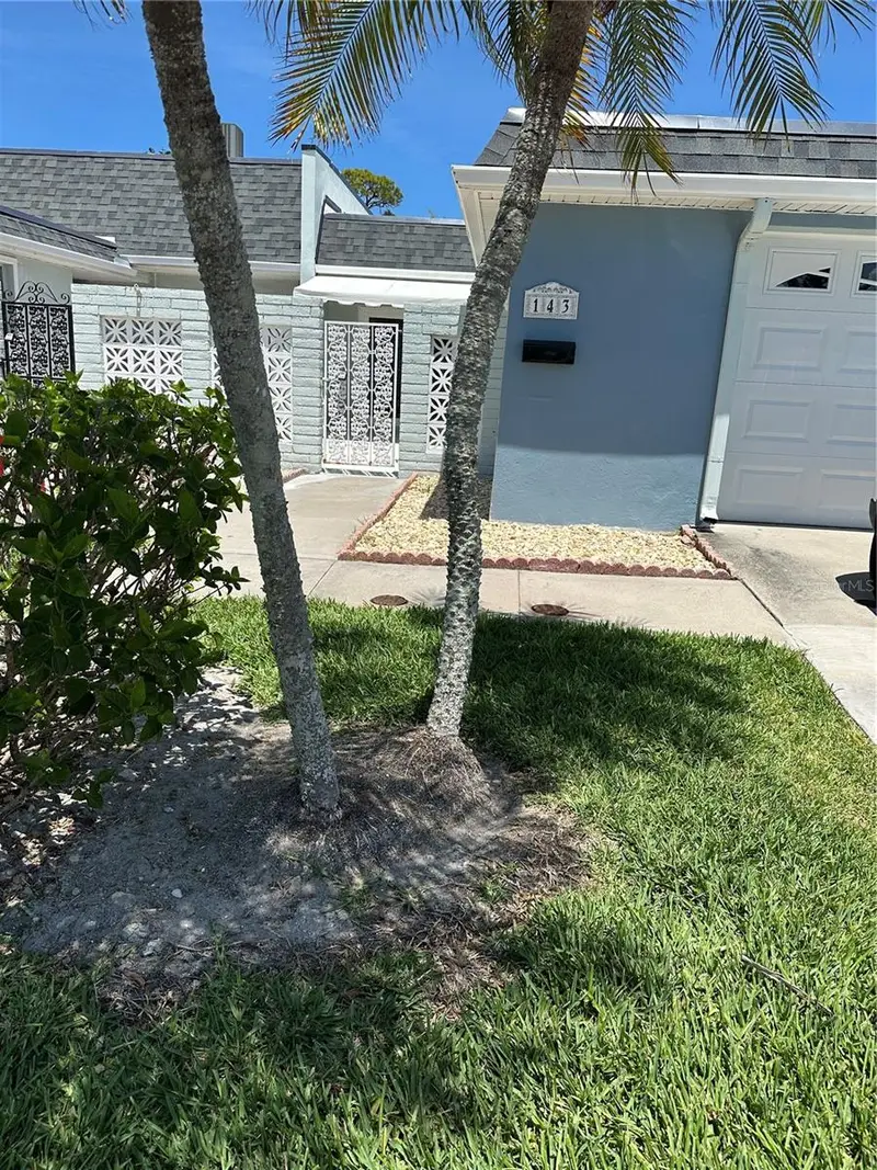 143 N Boca Ciega Point, FL