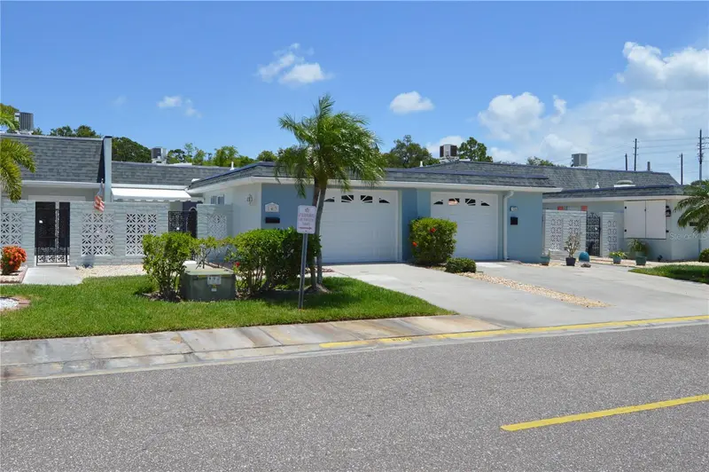 143 N Boca Ciega Point, FL