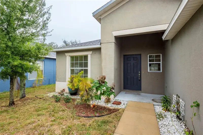 8117 Alamosa Wood Ave, FL