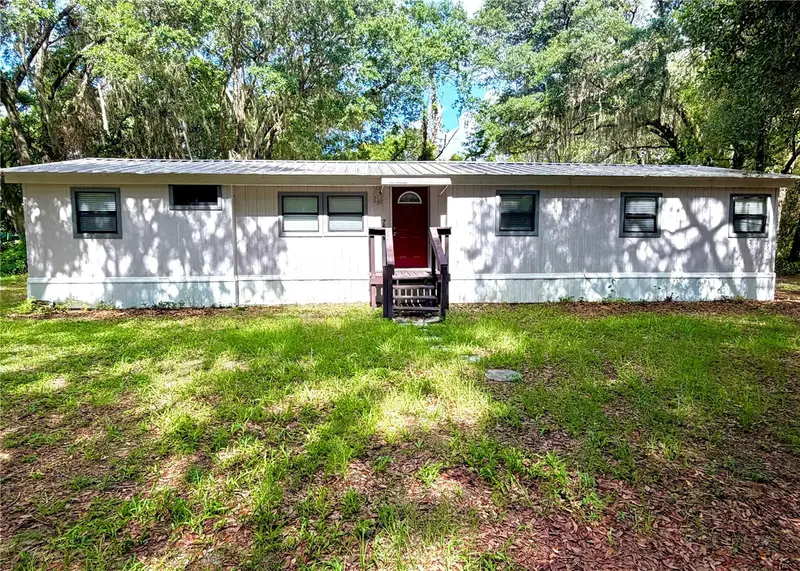 7526 Ne 221st St, FL