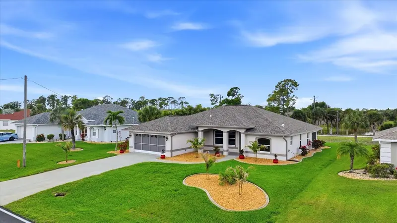 828 Rotonda Cir, FL