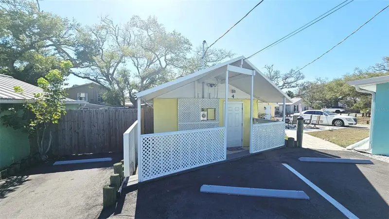 870 S Mccall Rd #4, FL