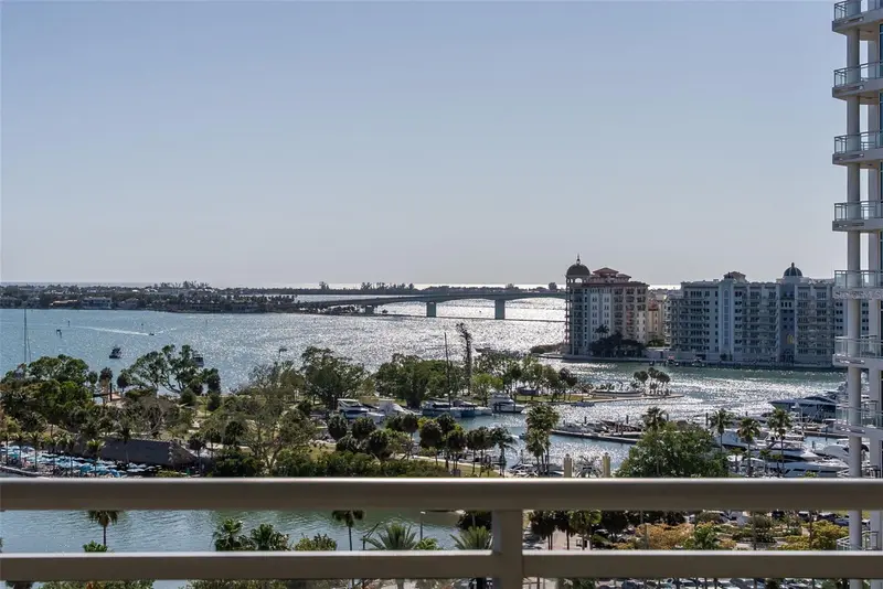401 S Palm Ave #1102, FL