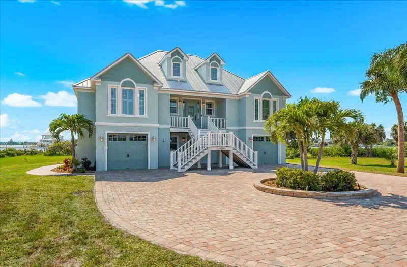 1600 New Point Comfort Rd, FL