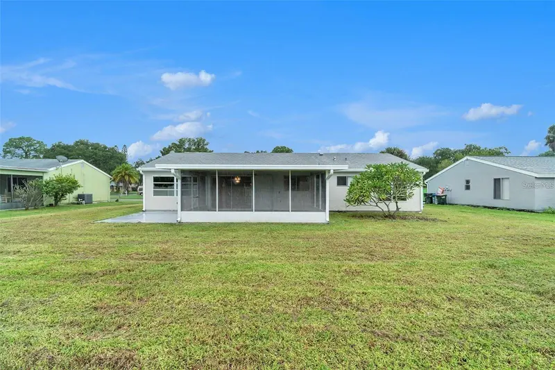 5052 Trekell St, FL