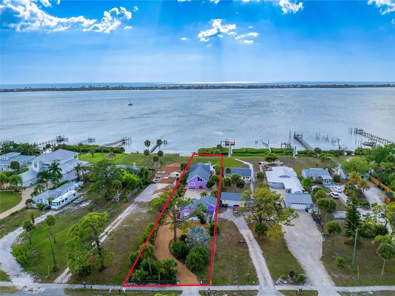 720 S Mccall Rd, FL