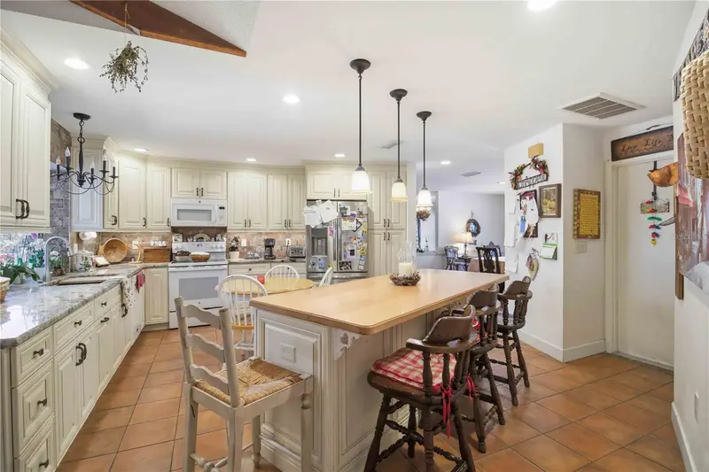 3951 Country View Dr, FL
