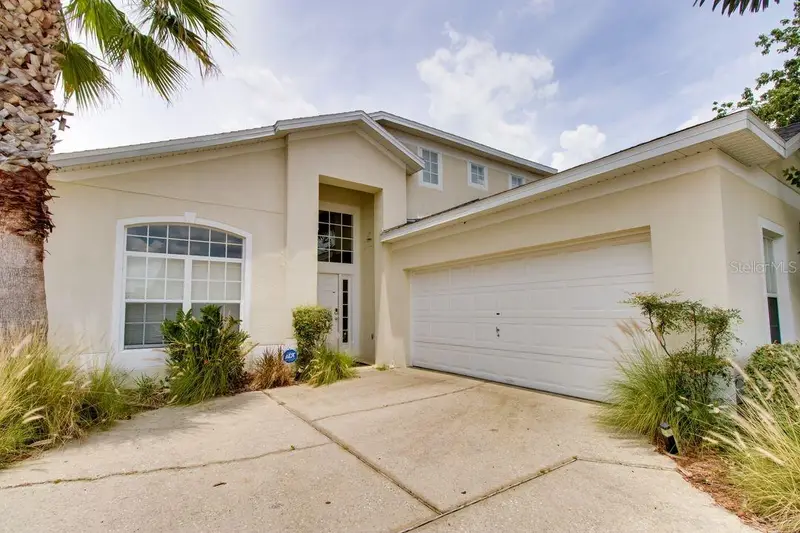 730 Bloomingdale Dr, FL