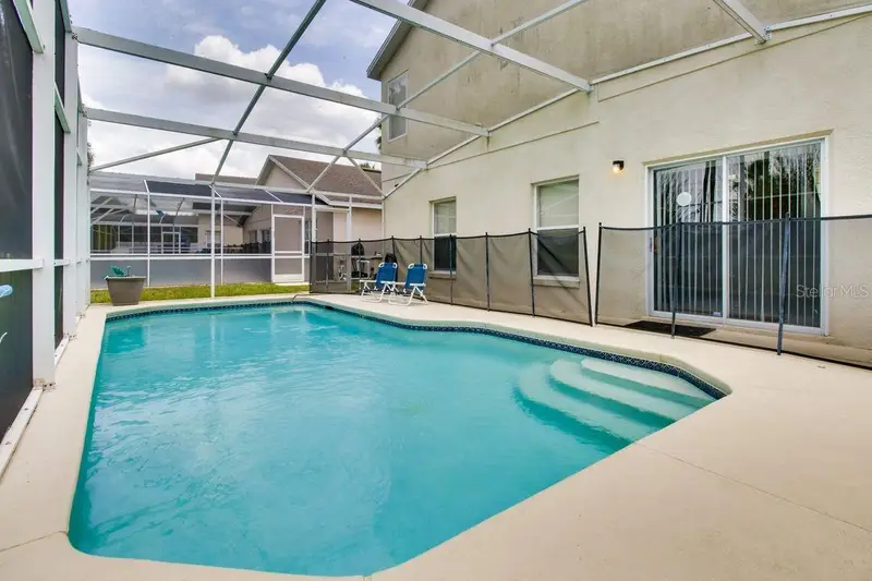 730 Bloomingdale Dr, FL