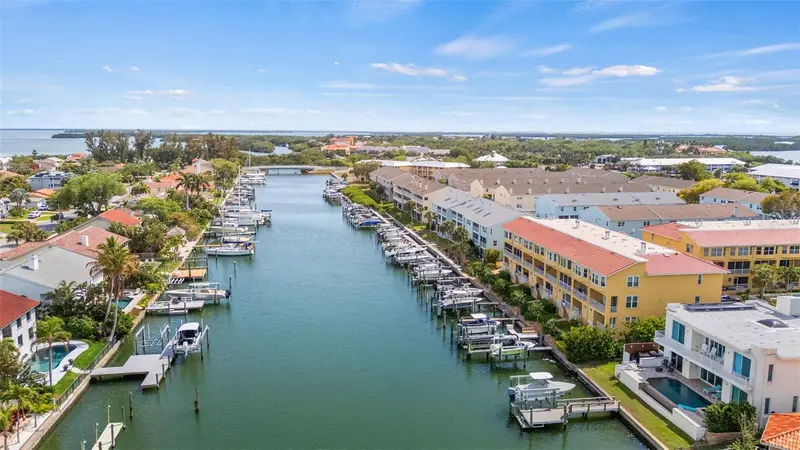 1071 Pinellas Bayway S, FL