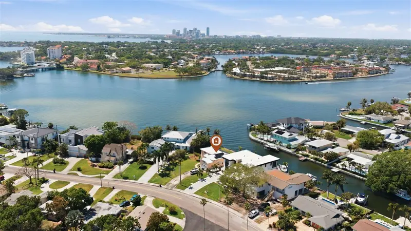 3876 Shore Acres Blvd Ne, FL