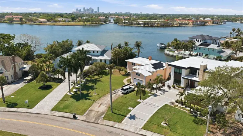 3876 Shore Acres Blvd Ne, FL