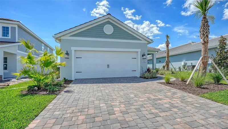 17682 Sylvester Dr, FL