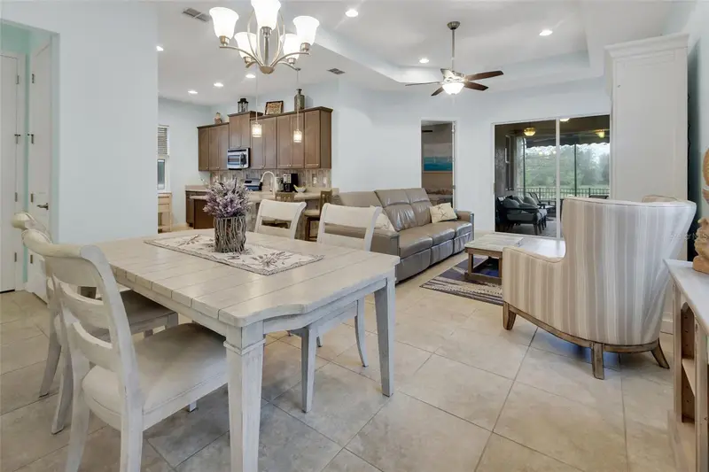 412 Tisbury Ct, FL