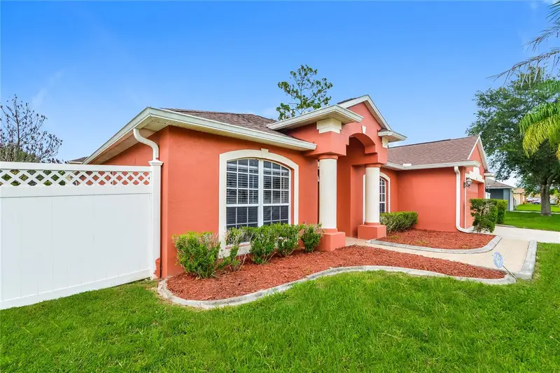 823 Abbeville Ct, FL