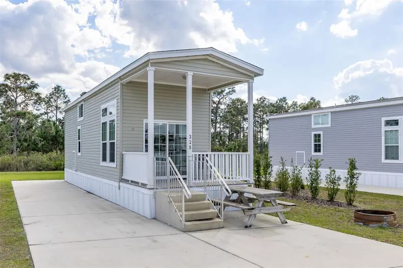 325 Tiki Turn (Hwy 630) E, FL