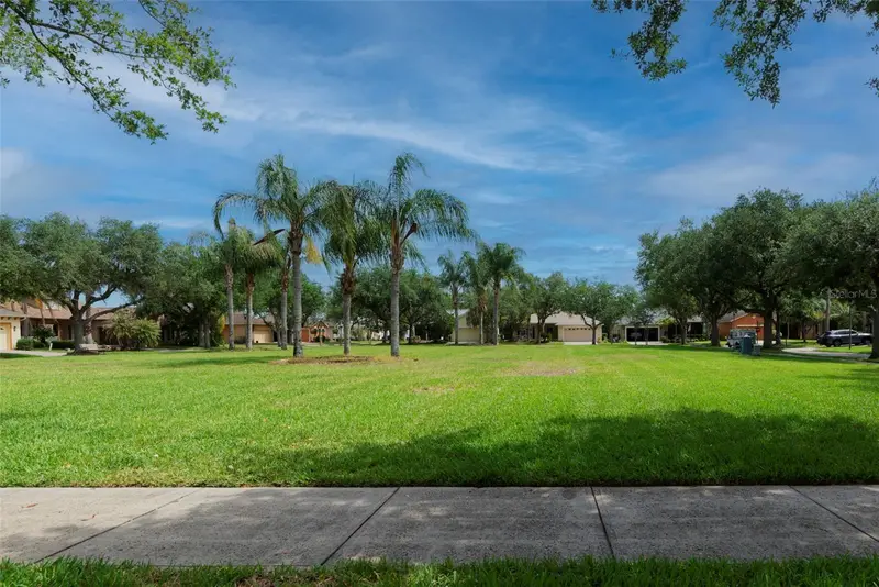 100 Meridian Ave, FL