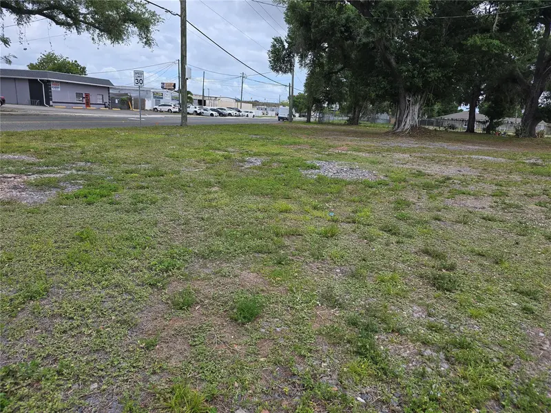 904 26th Ave E, FL