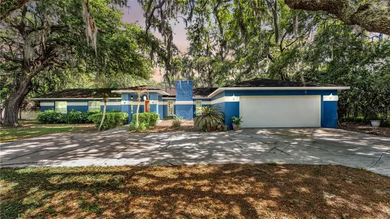 1121 Old Polk City Rd Sw, FL