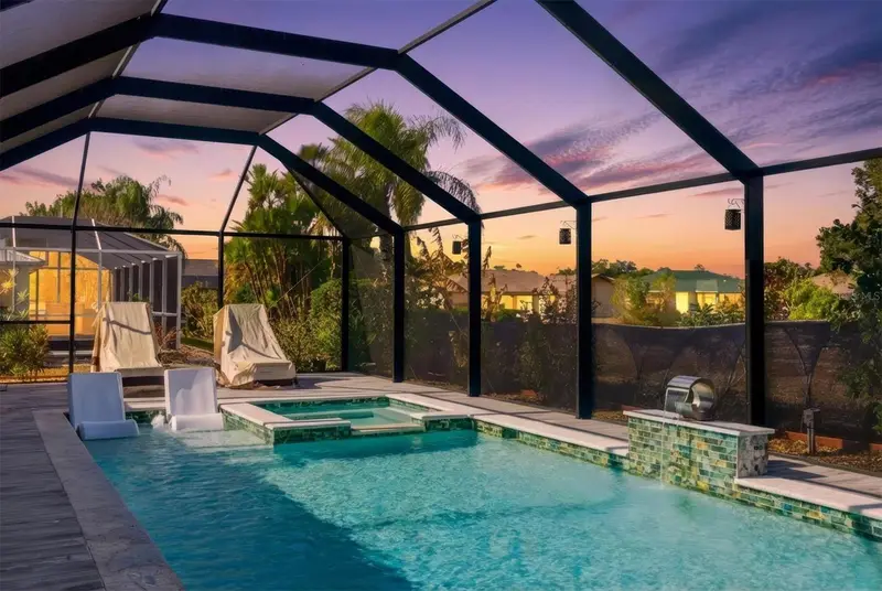 27052 Tierra Del Fuego Cir, FL