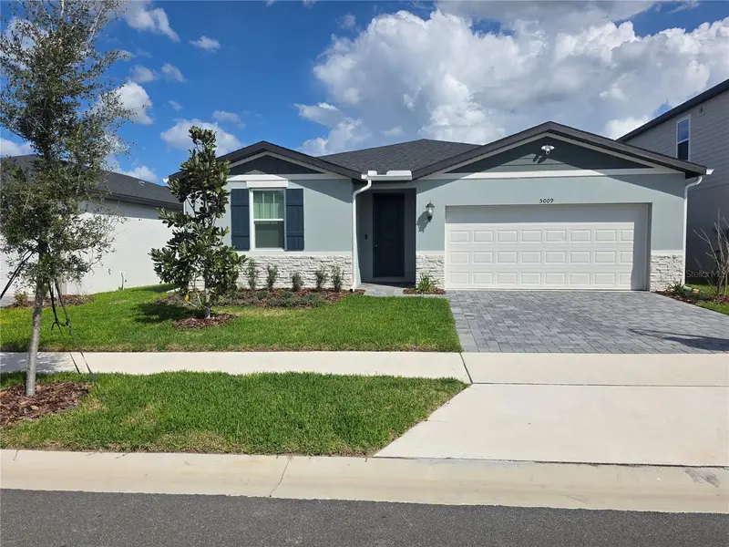 5009 Katrina Dr, FL