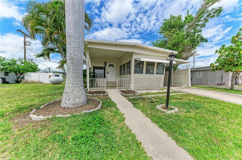 709 50th Avenue Ter W, FL