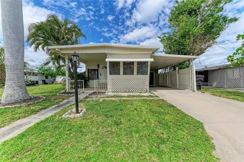 709 50th Avenue Ter W, FL